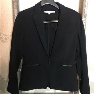 Veronica Beard scuba blazer size 6
